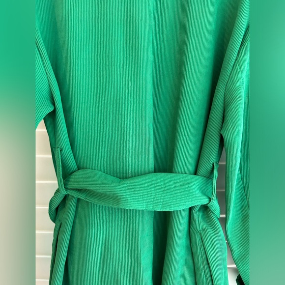 Topshop green robe coat. Size US 6 or medium. Perfect for fall. - Picture 2 of 4